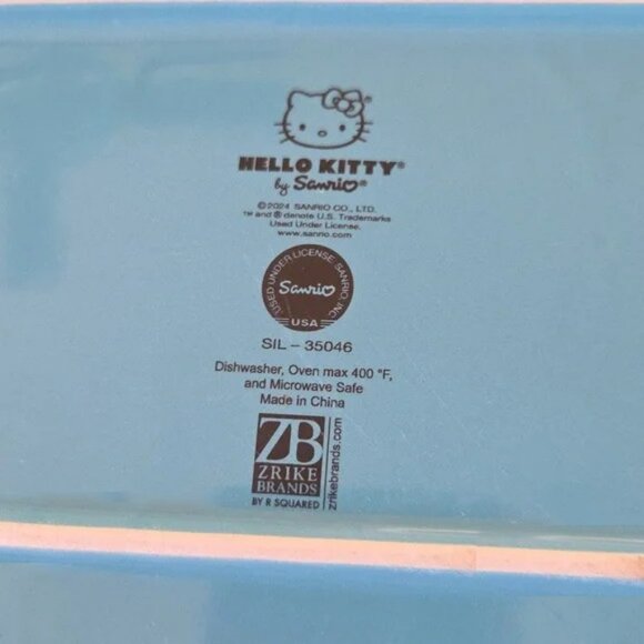 Hello Kitty Snow Globe Christmas Ceramic Loaf Pan - Sanrio NWOT 🎄 - Picture 6 of 6